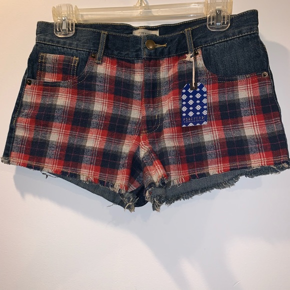 New plaid shorts - Picture 4 of 4
